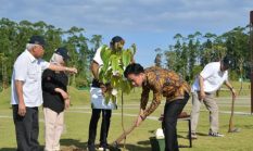 Wapres Gibran Tanam Pohon Ulin di IKN, Simbol Ketangguhan dan Keberlanjutan