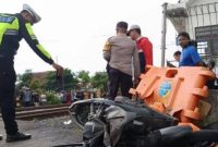 Pihak kepolisian yang melakukan olah TKP (Dok. Ist)