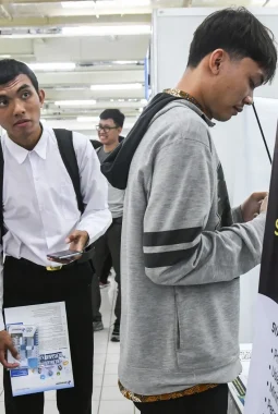 Menaker Hapus Batas Syarat Usia di Lowongan Kerja: Langkah Baru Menuju Kesetaraan Peluang