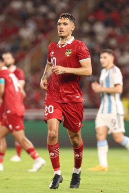 Shayne Pattynama Resmi Berseragam Raksasa Thailand Buriram United