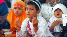 cara menanamkan akidah dalam diri seseorang sejak usia dini