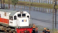Jalur kereta api yang terendam banjir (Dok. Ist)