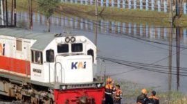 Jalur kereta api yang terendam banjir (Dok. Ist)