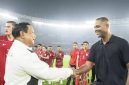 Momen presiden Prabowo turun ke lapangan untuk memberikan hormat kepada Squad Garuda (Dok.  Ist)