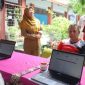 Warga yang kesulitan daftar SPMB (Dok. Ist)