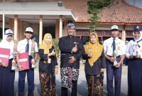 Cari sekolah berkualitas di Brebes? Yuk kenalan dengan SMPN 3 Brebes, sekolah negeri unggulan berprestasi! Info lengkap di situs resminya!

