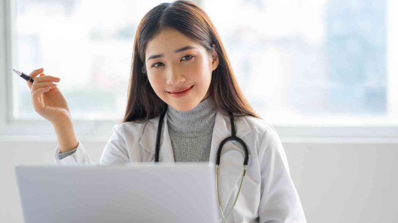 Bagaimana Ilmu Sains Digunakan dalam Pekerjaan Dokter