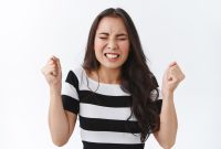 Cara Mengidentifikasi Emosi Diri dan Menjaga Relasi dengan Orang Lain