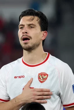 Resmi! Thom Haye Gabung Persib Bandung, Pengatur Ritme Baru di Lini Tengah