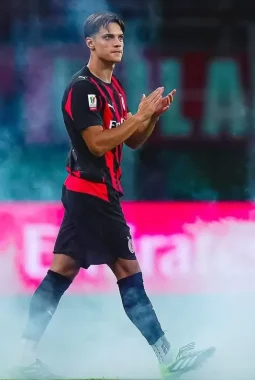 Malangnya Samuele Ricci, Gelandang Muda Potensial yang Harus Puas Terus Dicadangkan dalam Skuad AC Milan