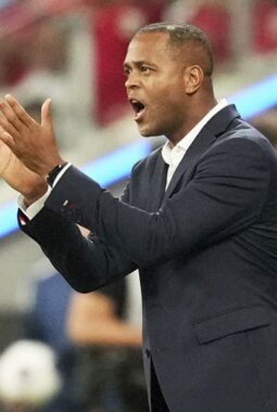 Apakah Benar Patrick Kluivert Dipecat? Ini Fakta Lengkapnya