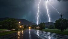 Apakah Petir Bisa Menyambar Hp?