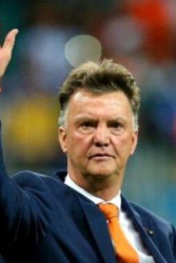 Benarkah Louis van Gaal Akan Melatih Timnas Indonesia?