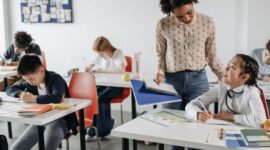 Apa yang Dimaksud dengan Prinsip Intellectual Integrity atau Integritas Intelektual dalam Kode Etik Guru?