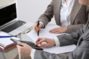 Temukan panduan memilih kantor konsultan pajak profesional untuk bisnis Anda. JT Consulting siap bantu optimalkan kewajiban pajak dengan efisien.