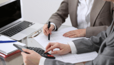 Temukan panduan memilih kantor konsultan pajak profesional untuk bisnis Anda. JT Consulting siap bantu optimalkan kewajiban pajak dengan efisien.