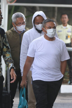 Gubernur Riau Abdul Wahid Terjaring OTT KPK, Diduga Terkait Proyek Infrastruktur Dinas PUPR