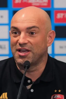 Mantan Pelatih PSM Makassar, Bernardo Tavares akan Menukangi Persebaya