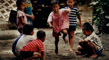 KPAI Kota Tegal melalui kpai-tegalkota.id menyediakan layanan pengaduan dan edukasi perlindungan anak yang aman dan informatif.