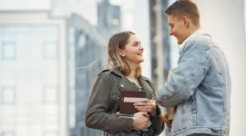 Cara Menjadi Cwok Soft Spoken yang Disenangi Wanita