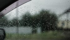 Kenapa Kaca Mobil Berembun