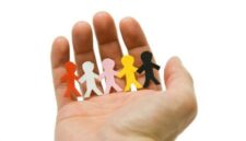 KPAI Kota Manado melalui kpai-manado.com menyediakan layanan pengaduan dan edukasi perlindungan anak yang aman dan mudah diakses.