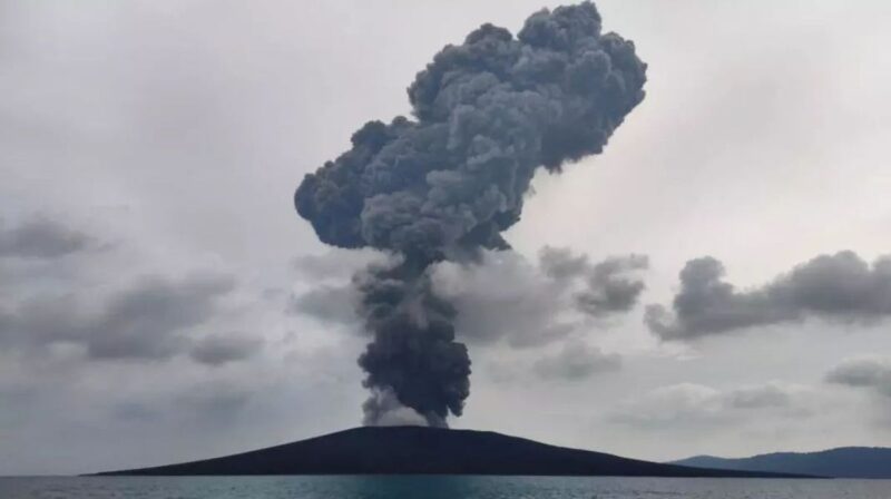 Status Gunung Anak Krakatau Naik ke Level II