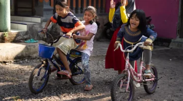 KPAI Kota Denpasar melalui kpai-denpasar.com menyediakan layanan pengaduan dan edukasi perlindungan anak yang aman dan terpercaya.