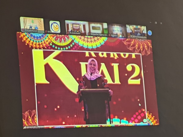 KPAI Kota Palangka Raya melalui kpai-kotapalangkaraya.id menyediakan layanan pengaduan dan edukasi perlindungan anak yang aman.