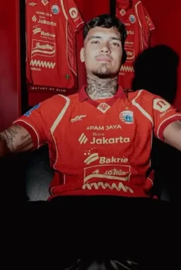 Shayne Pattynama Resmi Berseragam Persija Jakarta, Target Juara Langsung Dicanangkan