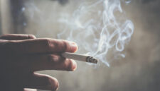 Apakah Merokok Membatalkan Puasa?