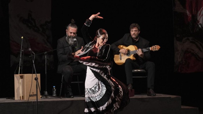 Asal-Usul dan Makna Kata Pavane