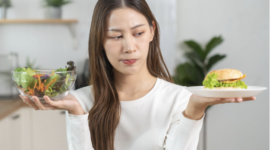 MSG aman dikonsumsi menurut WHO dan FDA jika tidak berlebihan. Kenali manfaat, mitos, serta potensi bahaya MSG bagi kesehatan.