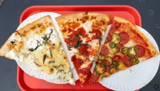 Membahas berbagai jenis pizza khas Italia dari Neapolitan hingga Sicilian, lengkap dengan ciri dan cita rasa autentiknya.