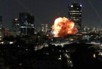 Iran Bombardir Pusat Kota Tel Aviv dengan Rudal Balistik