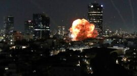 Iran Bombardir Pusat Kota Tel Aviv dengan Rudal Balistik