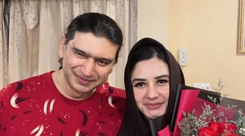 Sosok istri pertama Ashraff Khan ternyata bukan Fadia A Rafiq. Kronologi perceraian dan fakta hubungan mereka terungkap.