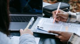 Bagaimana Hubungan Antar Komponen Tersebut dalam Proses Manajemen Strategik