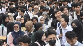 Gelar Sarjana Bukan Lagi Tiket Emas