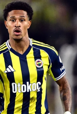 Bek Muda Berdarah Indonesia Kini Jadi Rebutan PSG dan Klub Elite Eropa