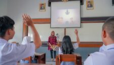 Mengapa Ada Perbedaab Reaksi dari Murid Terhadap Beragam Kata yang Diucapkan Guru