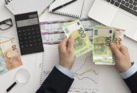 Strategi PT Maju Bersama ajukan pinjaman dan tarik investor. Simak pentingnya laporan keuangan dan peran staf keuangan.