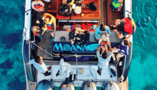 Private yacht Bali dan luxury yacht charter Bali untuk liburan mewah, privat, dan eksklusif di laut Pulau Dewata.