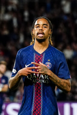Bradley Barcola Penyerang Sayap Super Kilat Andalan PSG