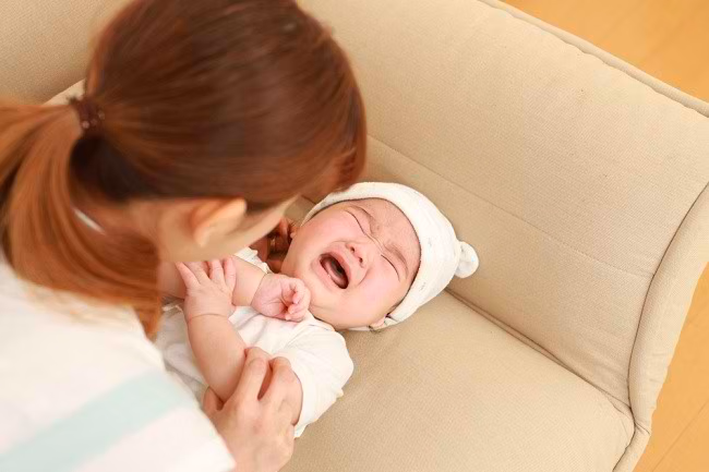 Cara Mengatasi Bayi yang Sering Menangis di Malam Hari