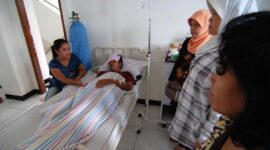 Doa Menjenguk Orang Sakit yang Diajarkan Nabi