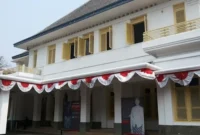 Mengapa Laksamana Muda Tadashi Maeda mengizinkan kediamannya dijadikan tempat pertemuan dan perumusan naskah proklamasi