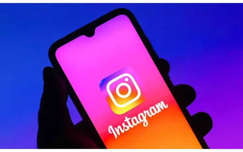Penyebab Instagram Sering Keluar Sendiri