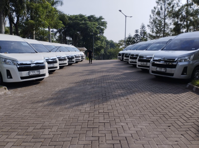 Sewa Hiace Indramayu dengan armada lengkap, driver profesional, harga terjangkau, dan layanan antar kota yang nyaman.