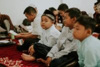 BAGAIMANA CARA MENUMBUHKAN PERILAKU DISIPLIN DAN SALING MENGHARGAI DALAM MENJALANKAN IBADAH PADA DIRI SESEORANG?